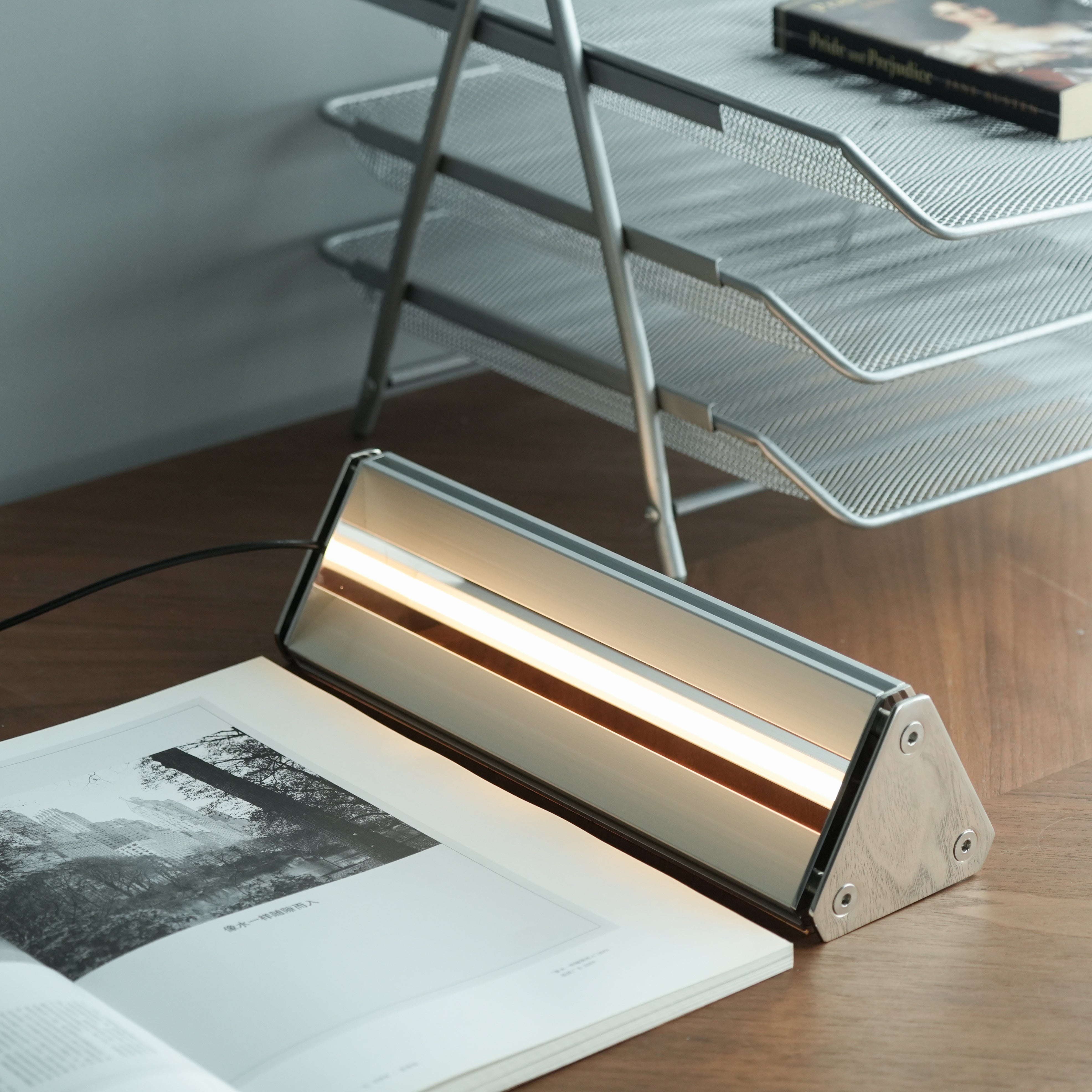Mustdesk Minimalist Modern Metal Ambient Light, Designer Style Metal Lamp